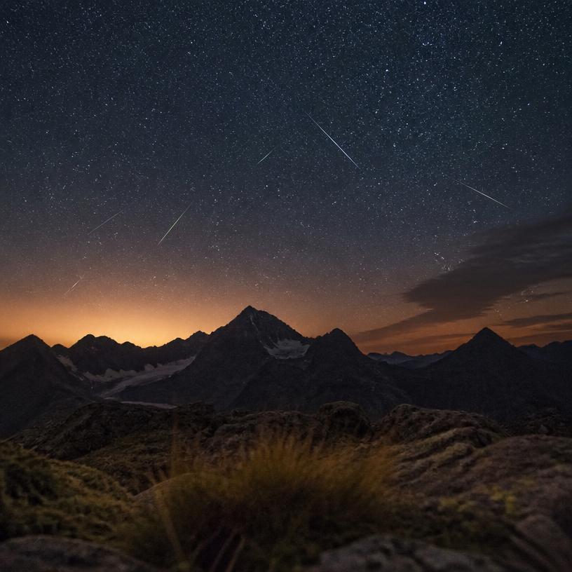 Sternenreigen und Himmelsgeflüster: Ein Blick auf die Meteorschauer