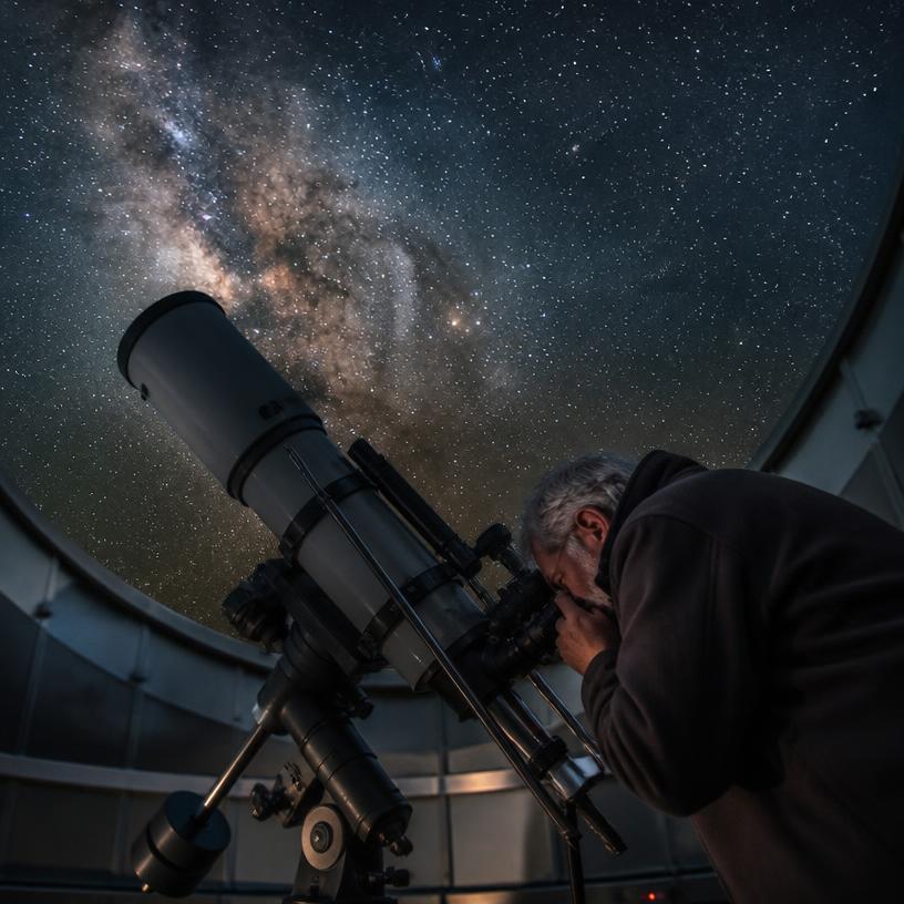 Sternenstaub und Teleskope: Ein Blick zurück ins All
